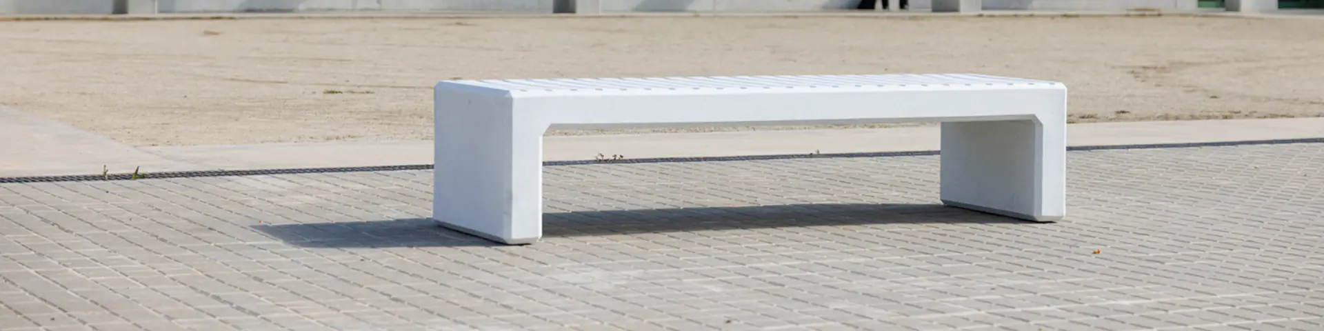 Banco de polietileno Fábregas para exterior